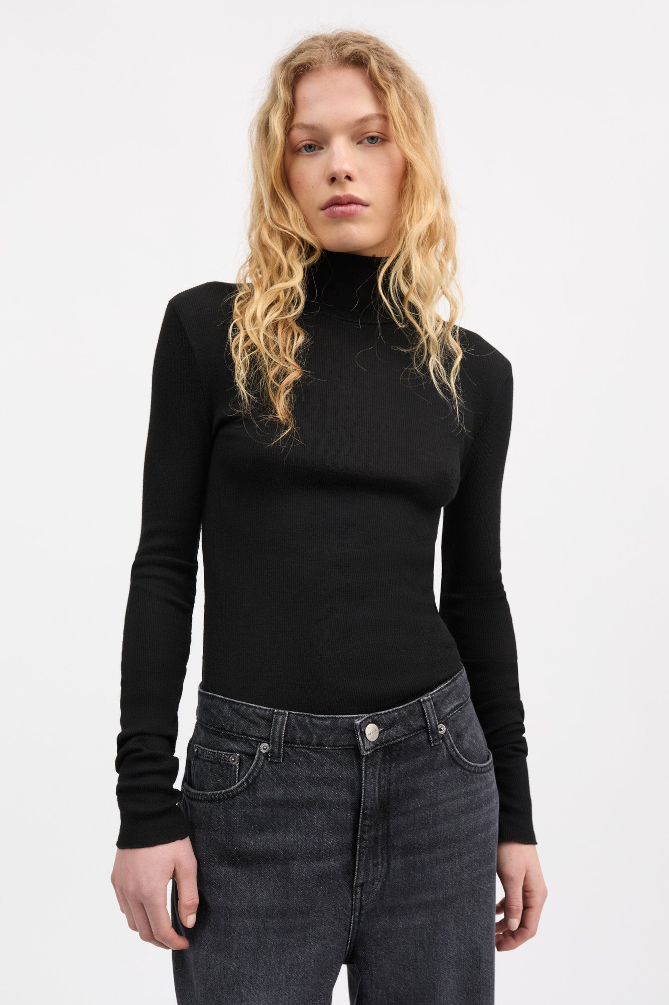 Skall Studio Amy T-neck Turtleneck Black