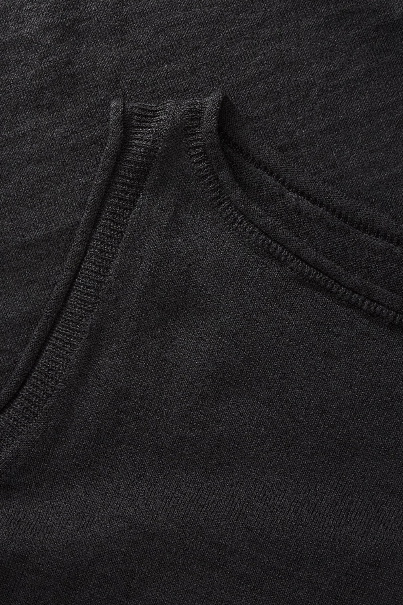 Skall Studio Kai top Top Black