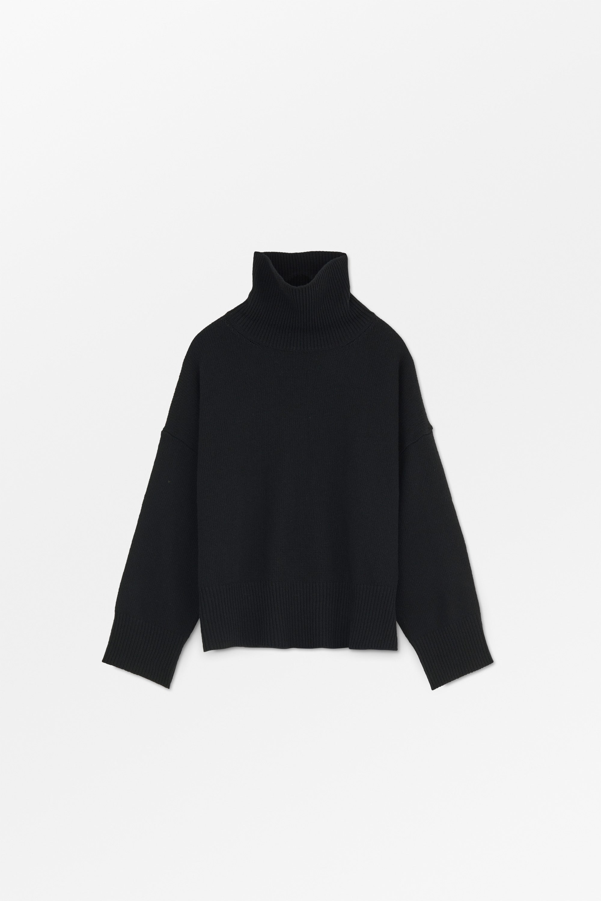 Silene t-neck - Aurora red – Skall Studio UK