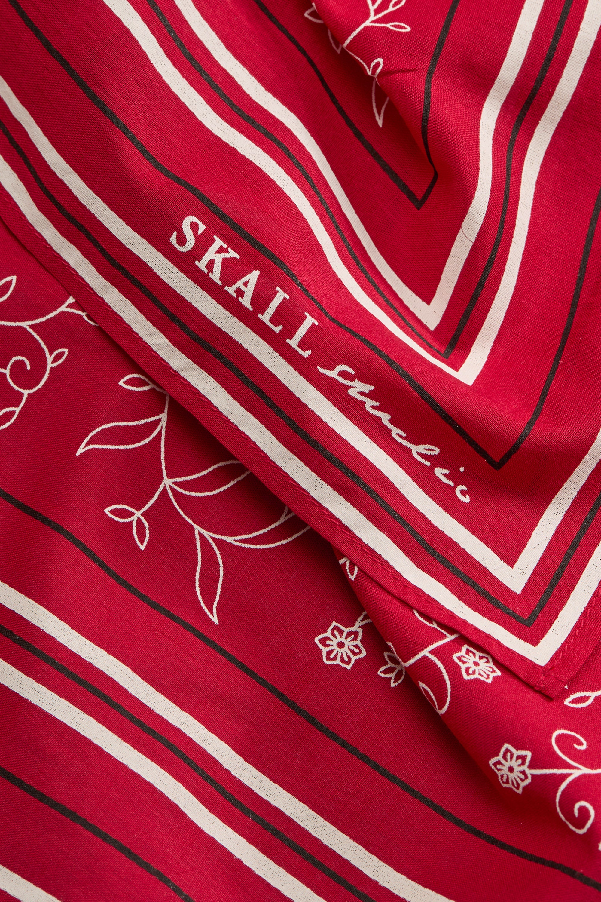 Skall Studio Skall classic scarf 55x55 Scarf Aurora red